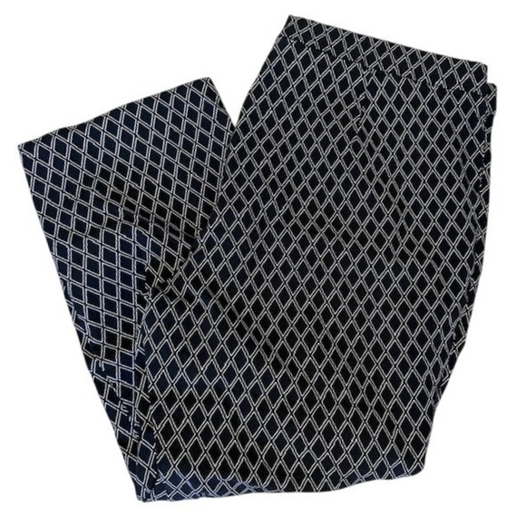 Susan Graver Women's Black White Geometric Print Pull On Capri Pants Stretch 16 - Picture 1 of 6